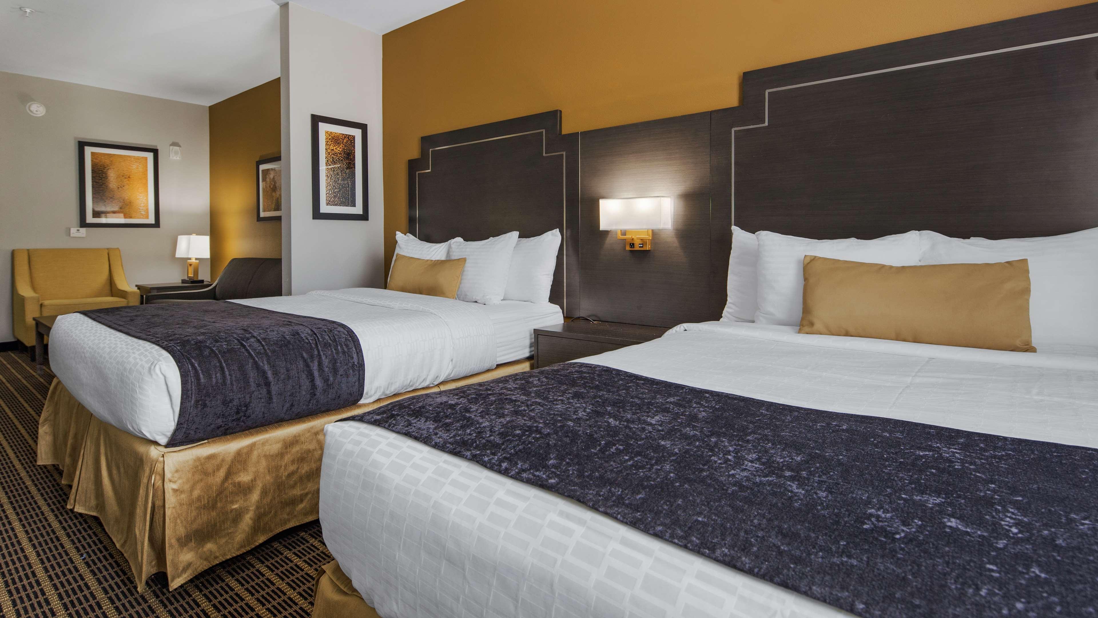 Best Western Plus Regency Park Walker Екстериор снимка