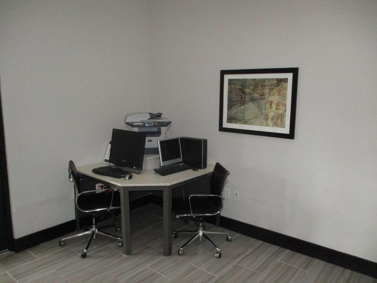 Best Western Plus Regency Park Walker Екстериор снимка
