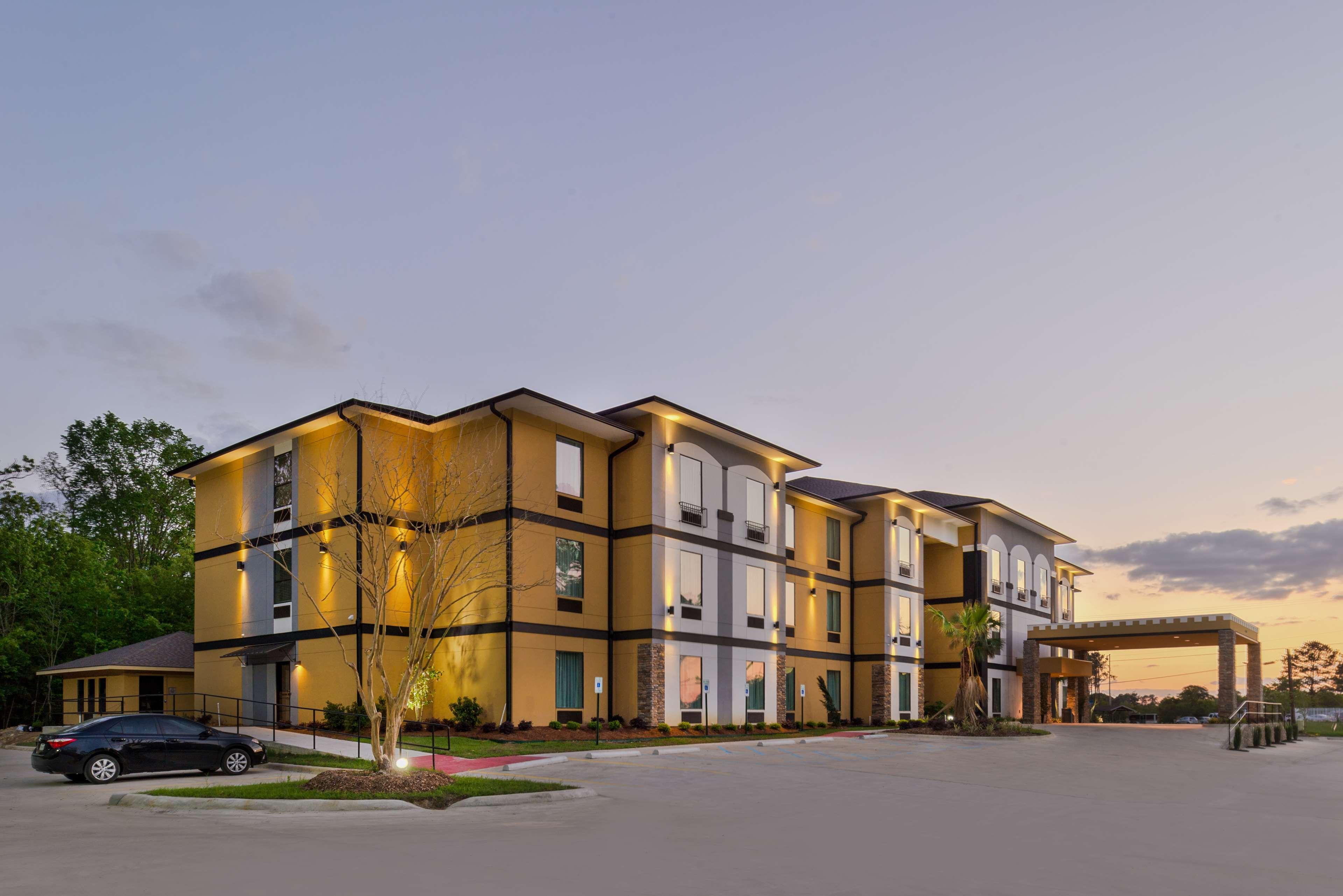 Best Western Plus Regency Park Walker Екстериор снимка