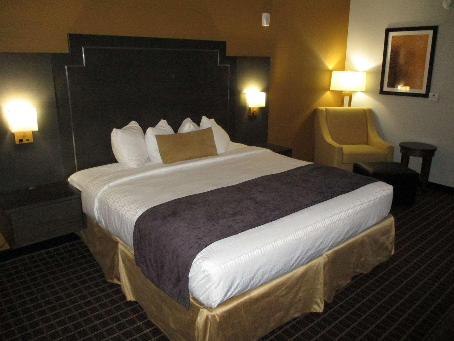 Best Western Plus Regency Park Walker Екстериор снимка