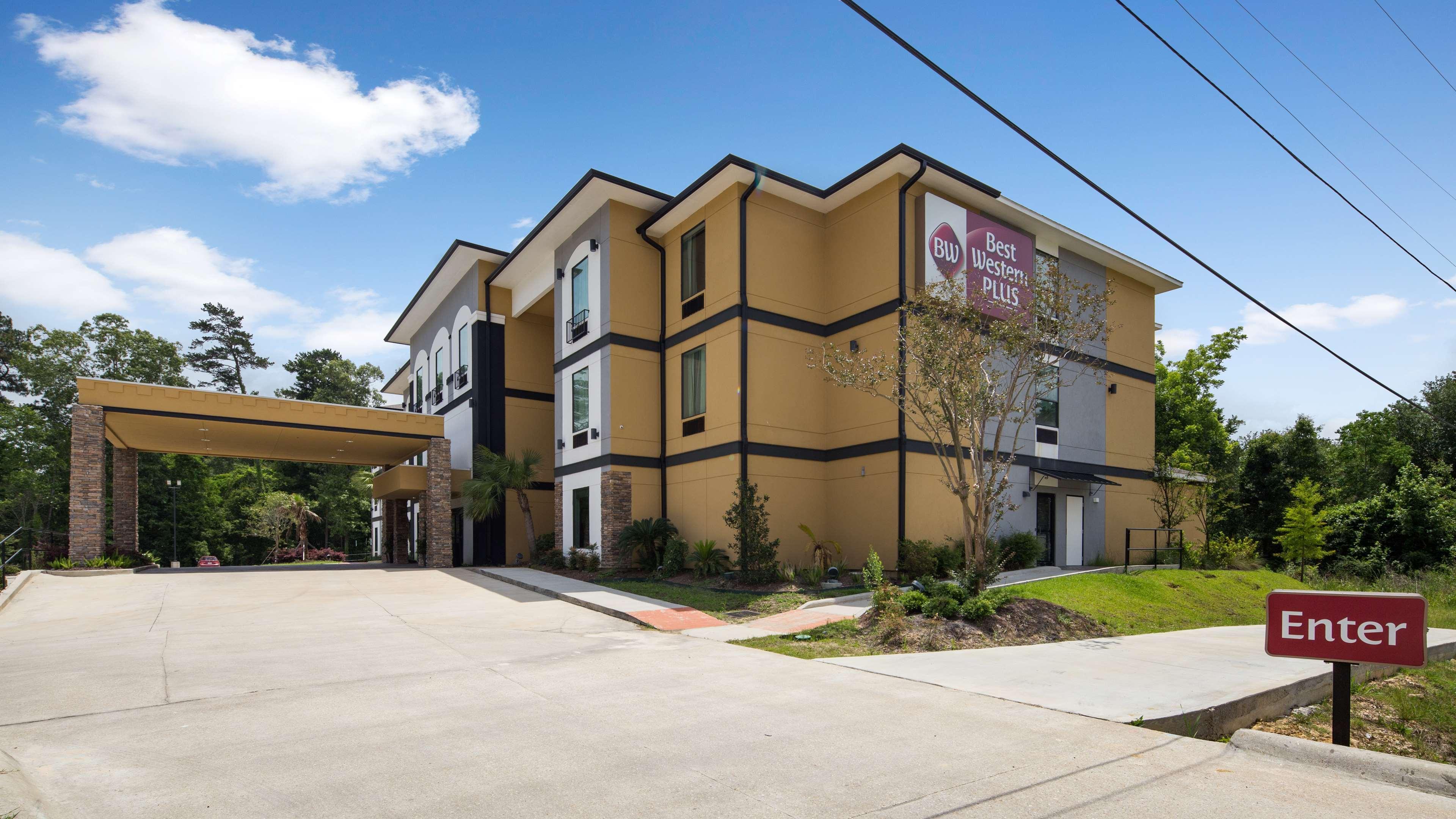 Best Western Plus Regency Park Walker Екстериор снимка