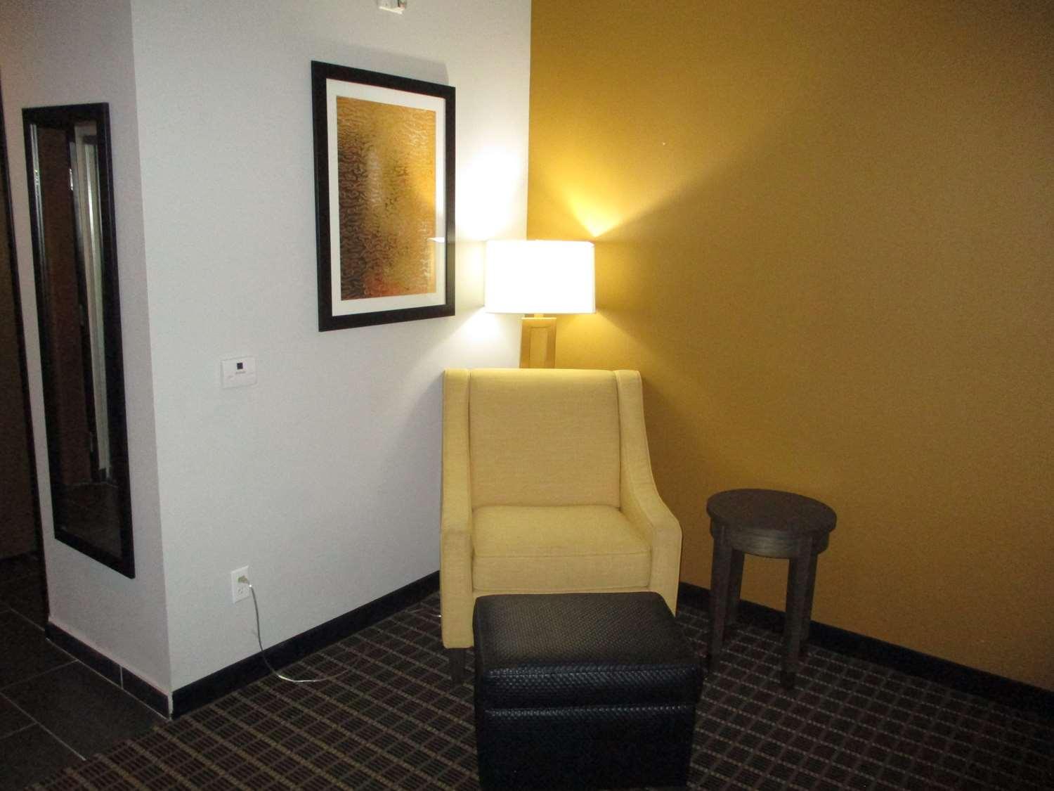 Best Western Plus Regency Park Walker Екстериор снимка