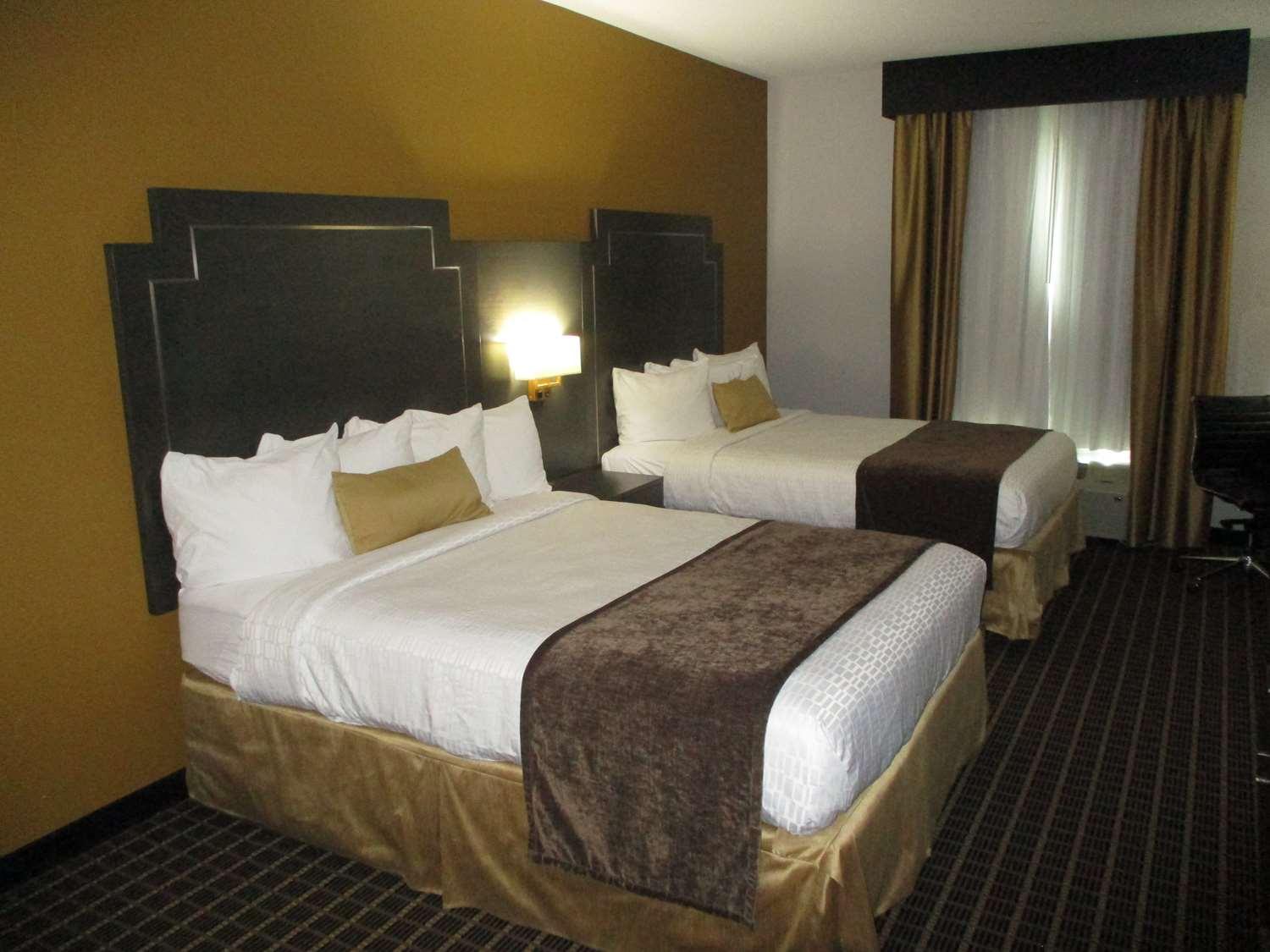 Best Western Plus Regency Park Walker Екстериор снимка