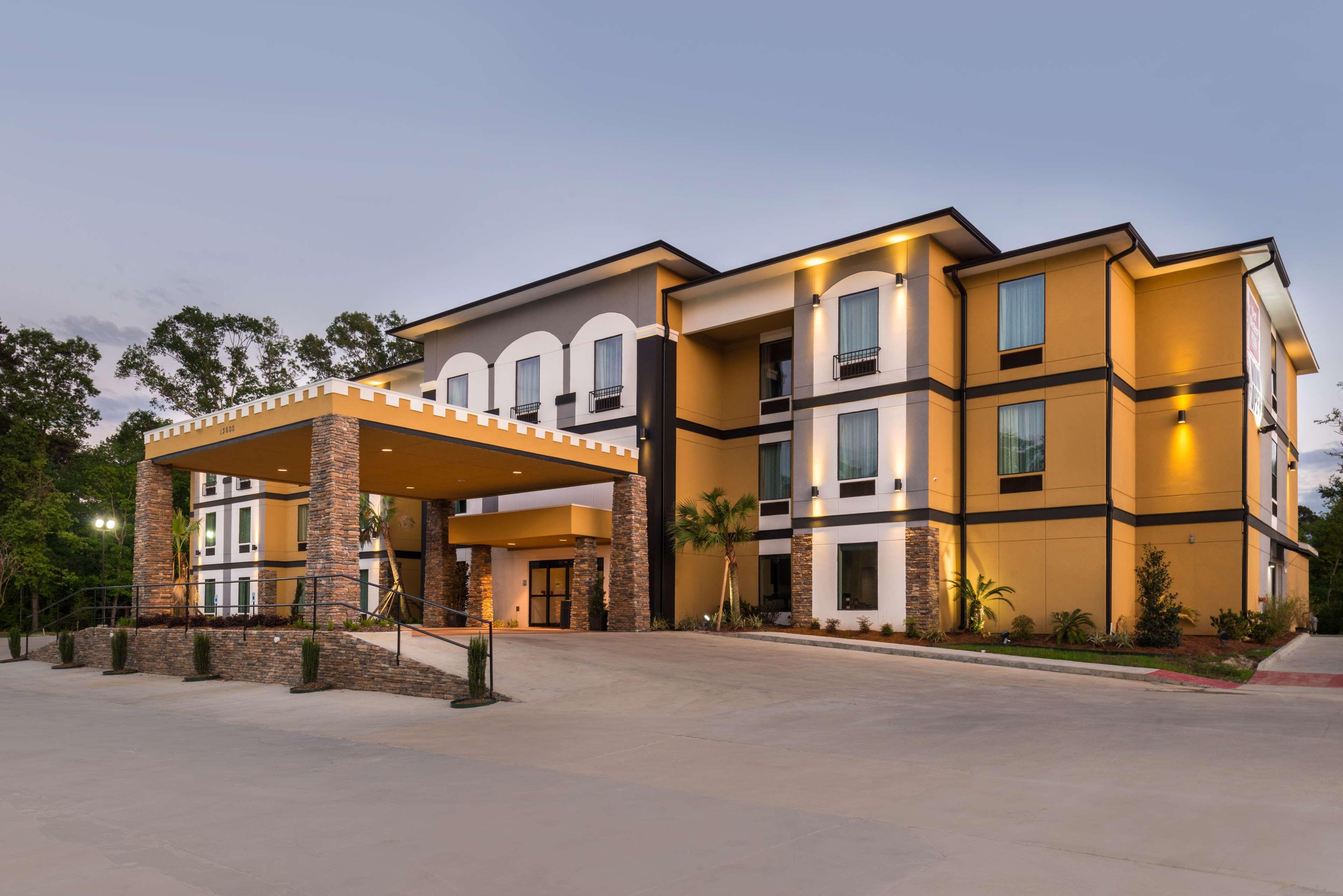 Best Western Plus Regency Park Walker Екстериор снимка