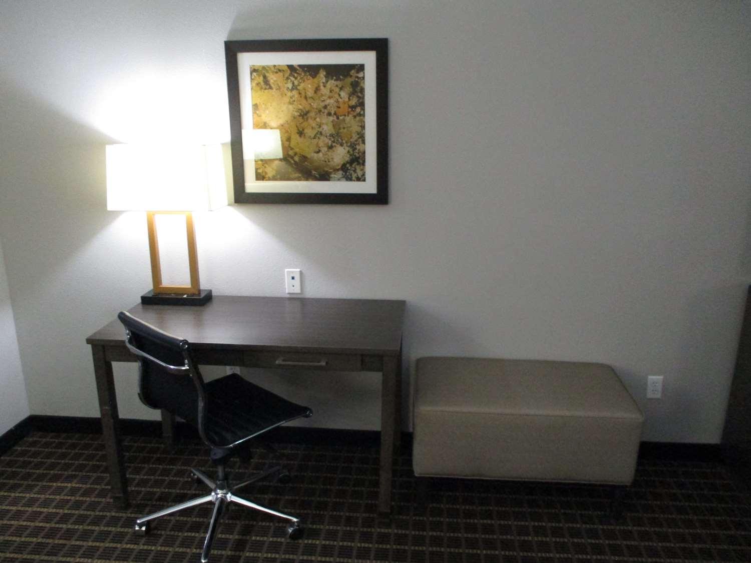 Best Western Plus Regency Park Walker Екстериор снимка