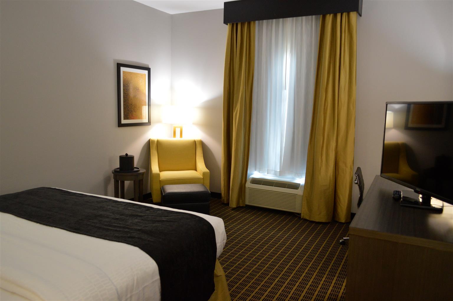 Best Western Plus Regency Park Walker Екстериор снимка