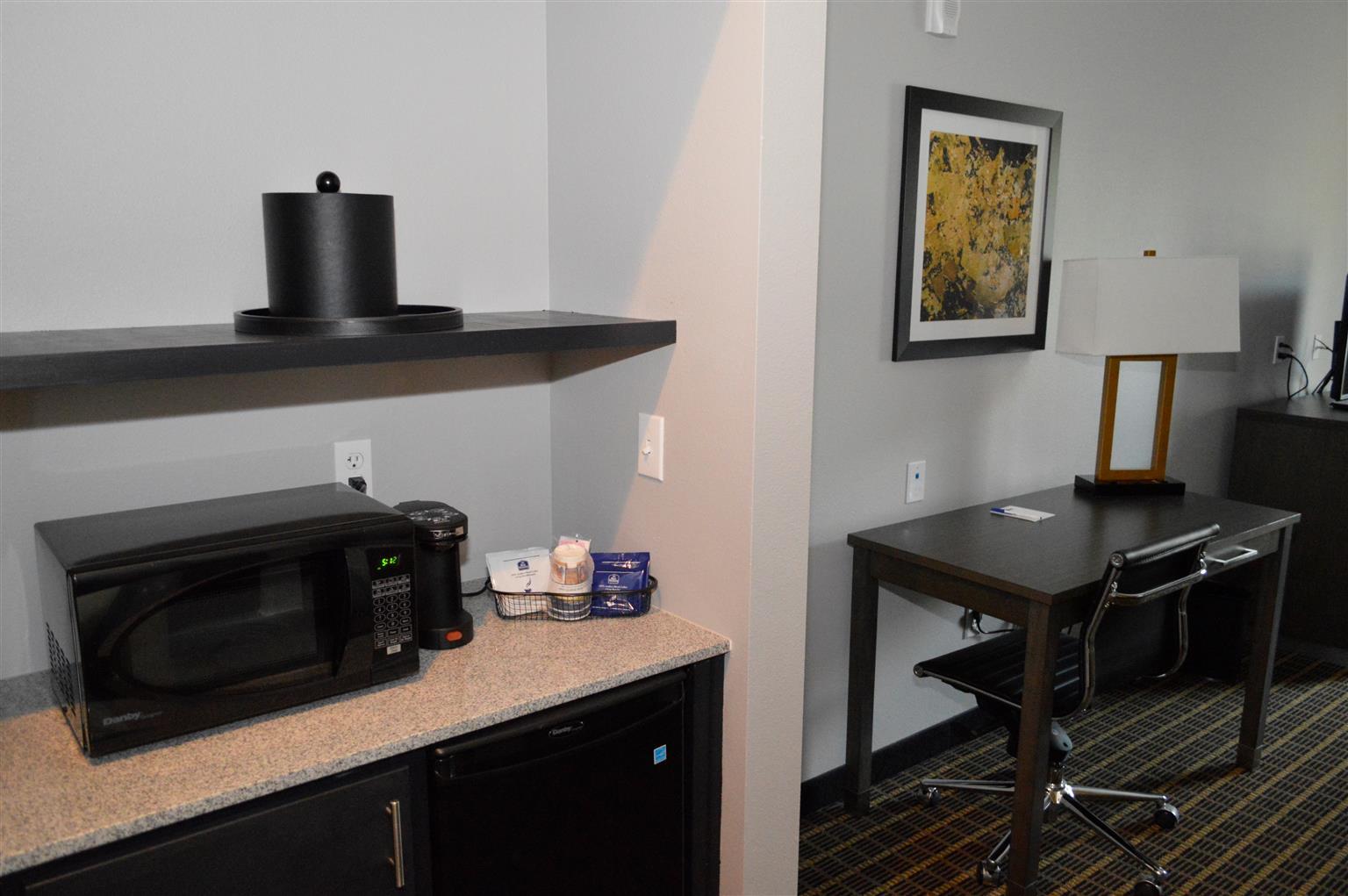 Best Western Plus Regency Park Walker Екстериор снимка