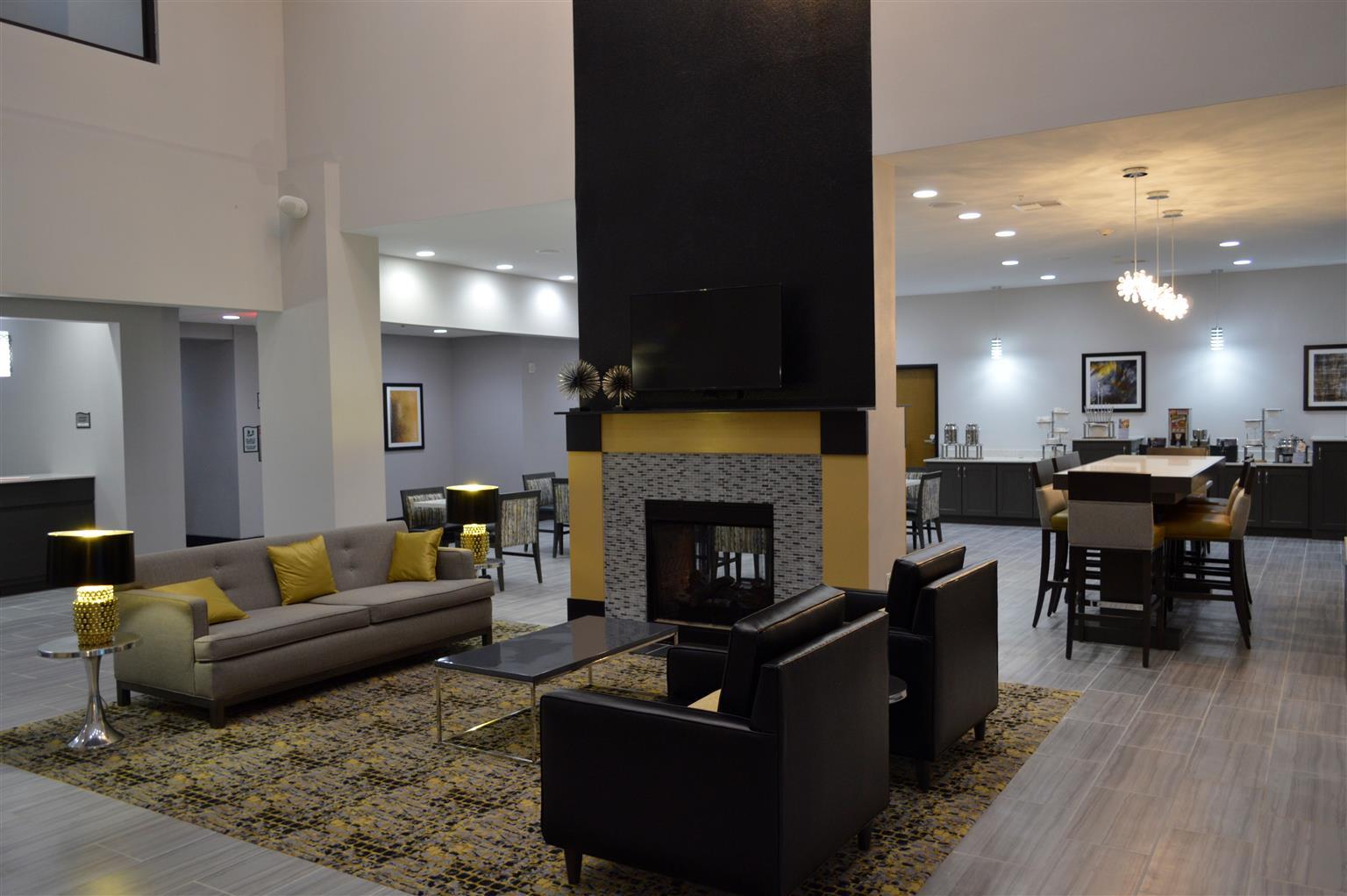 Best Western Plus Regency Park Walker Екстериор снимка